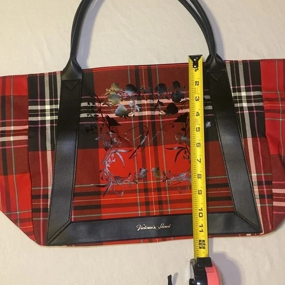 Victoria’s Secret Plaid with Roses Limited Edition Holiday 2020 Tote Bag NWOT